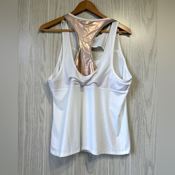 Calia By Carrie Underwood White And Metalic Workout Top Sz XL NWT - Picture 3 of 4